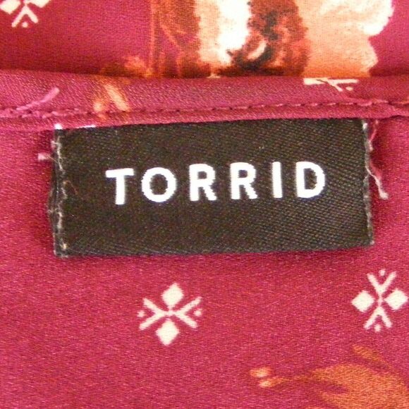 TORRID Blouse, 2/2X, Burgundy Floral, Sharkbite, Semi-sheer, Short sleeves - Picture 8 of 9